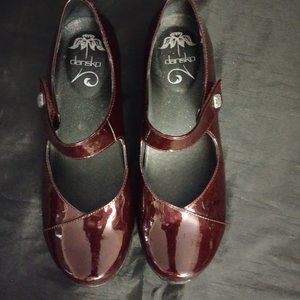 Dansko Burgundy Mary Jane Patent Leather Shoes - size 8